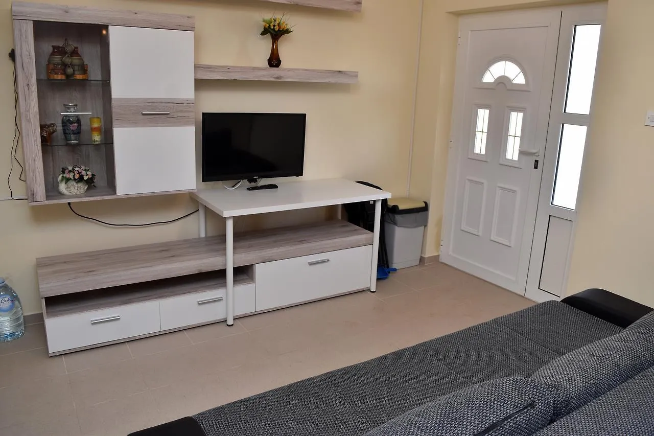Apartments Oresic Vir 0*,
